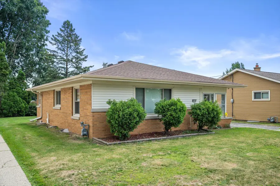 4050 N 81st St, Milwaukee, WI 53222 - #3