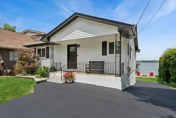206 S Cogswell Dr, Salem Lakes, WI 53170