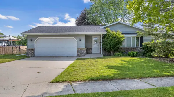 1723 Hilltop Dr, Sheboygan, WI 53081