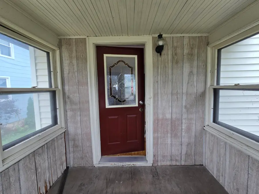147 E Cotton St, Fond Du Lac, WI 54935 - #3