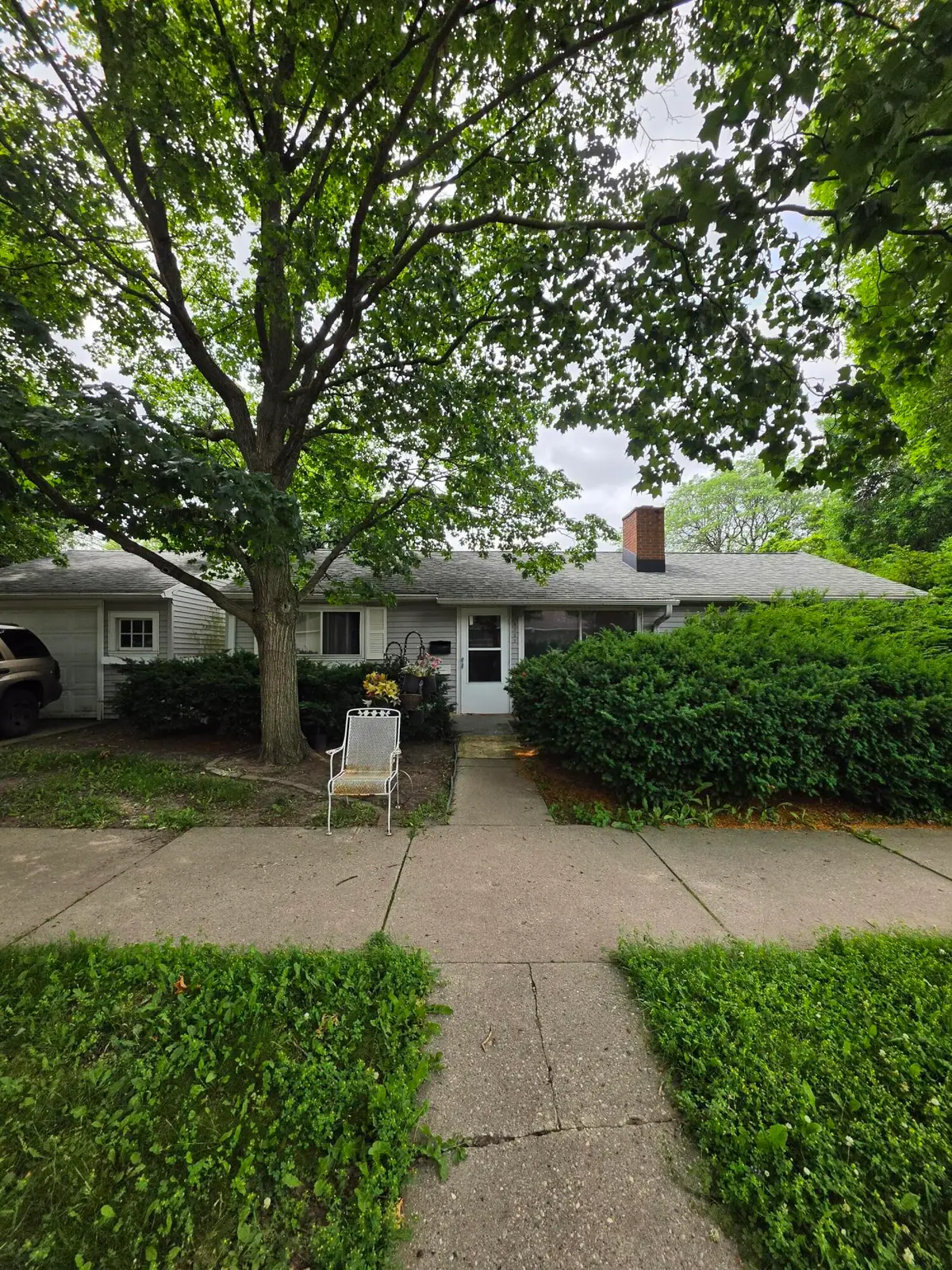 8329 W Auer Ave, Milwaukee, WI 53222 - #1