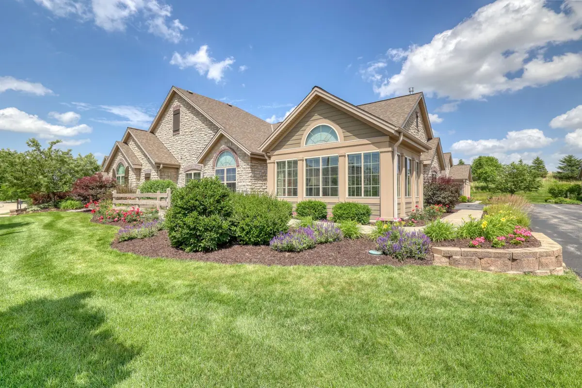 W250N5002 William Dr, Sussex, WI 53072 - #1
