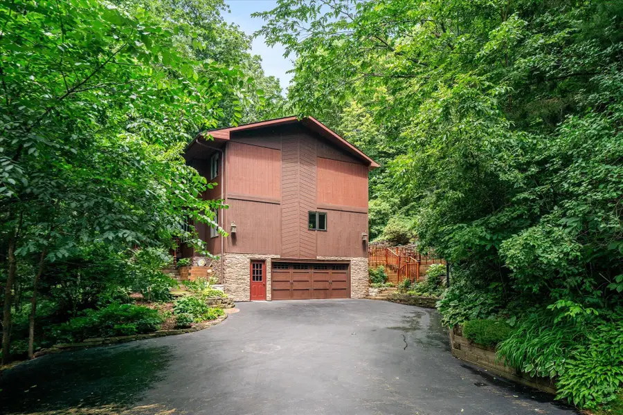 W5094 Highland Pl, Shelby, WI 54601 - #2
