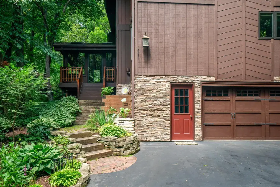 W5094 Highland Pl, Shelby, WI 54601 - #3