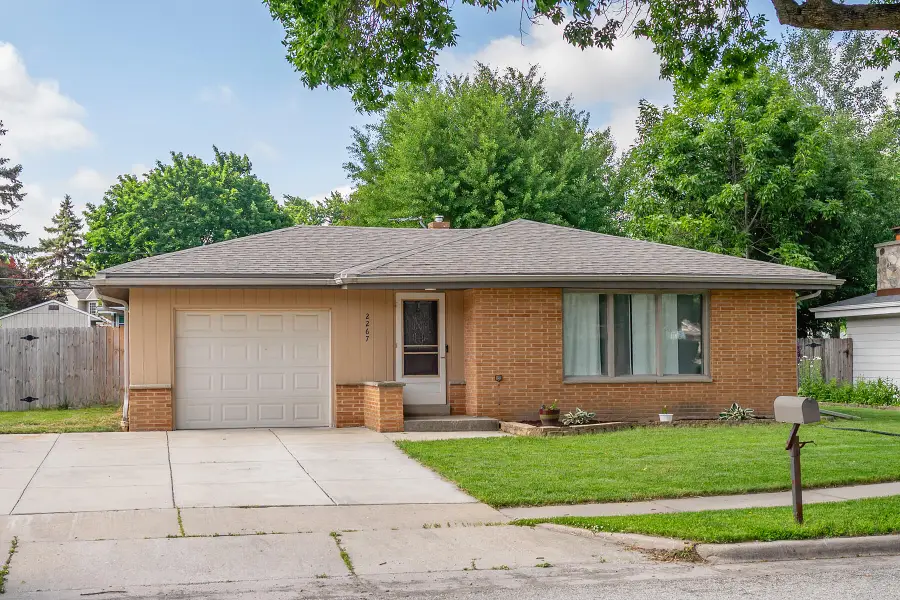 2267 W Grange Ave, Milwaukee, WI 53221 - #2