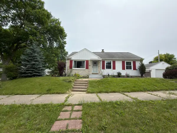 7501 W Vienna Ct, Milwaukee, WI 53216