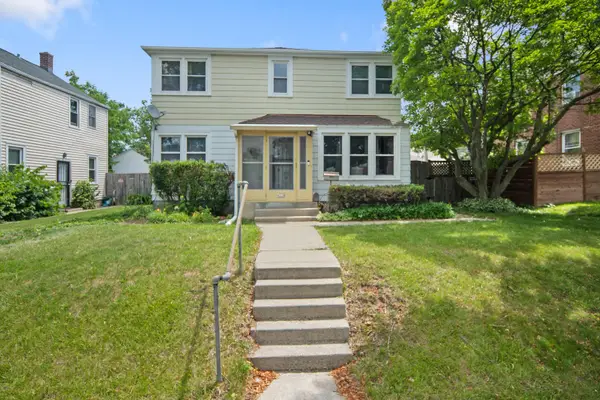 4324 N 15th St, Milwaukee, WI 53209