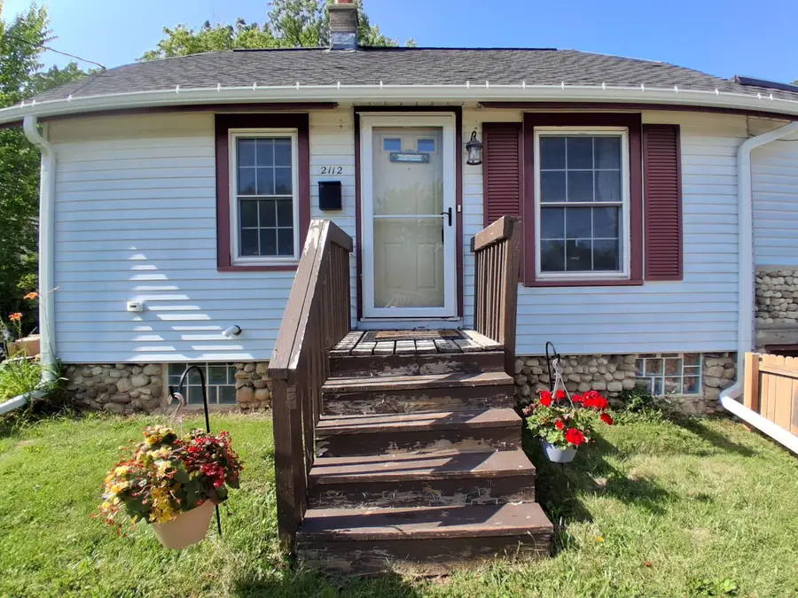 2112 Norton Ave, Waukesha, WI 53188 - #2