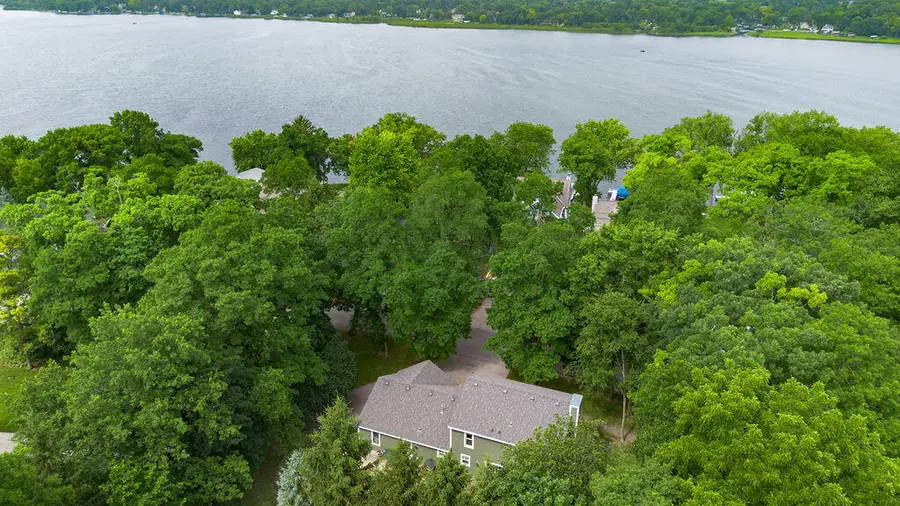 1703 Bark River Dr, Delafield, WI 53029 - #2