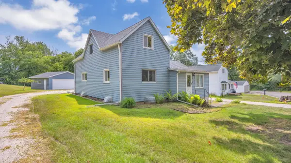 1151 Franklin Dr, Cleveland, WI 53015