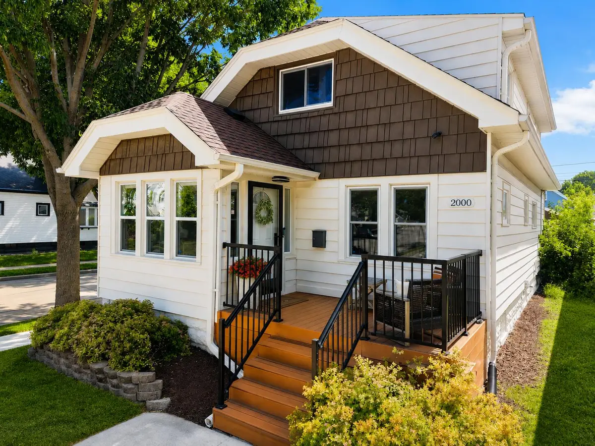 2000 S 72nd St, West Allis, WI 53219 - #1