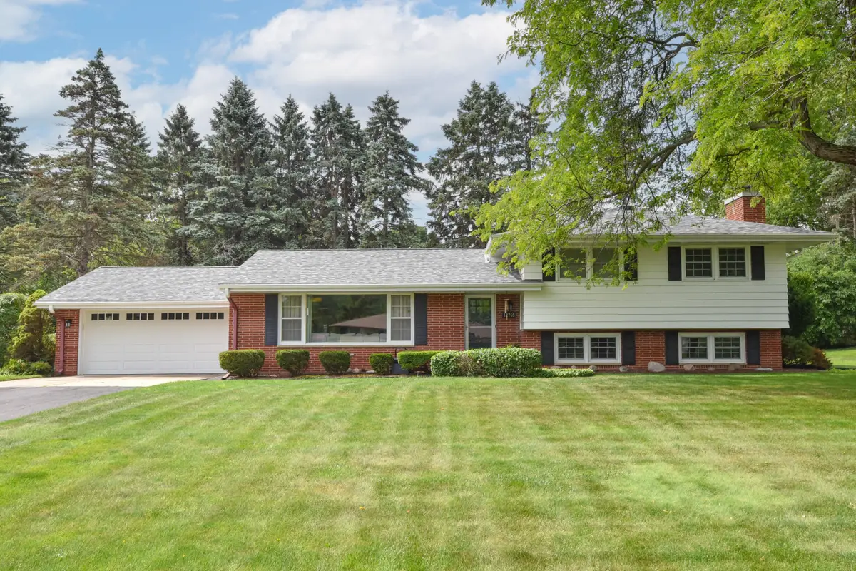 12765 Winthrop Ct, Brookfield, WI 53005 - #1