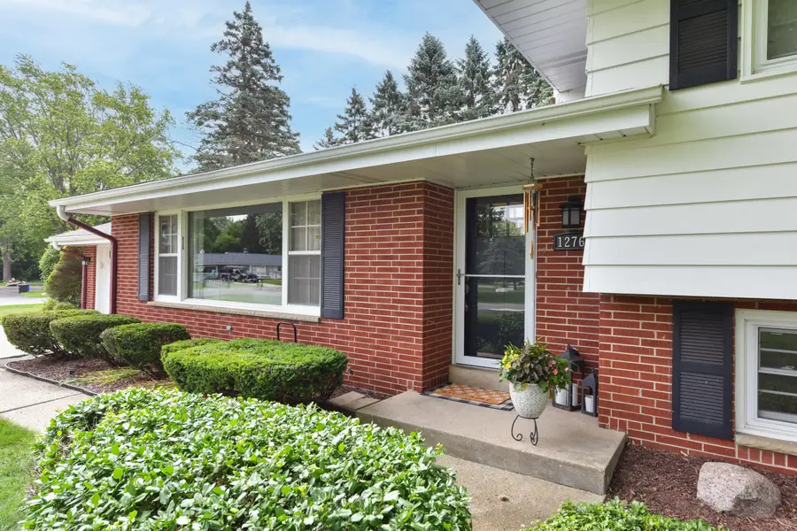 12765 Winthrop Ct, Brookfield, WI 53005 - #2