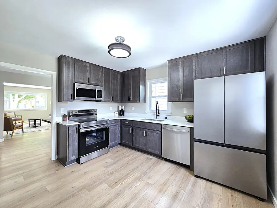 6169 W Spencer Pl, Milwaukee, WI 53218 - #3