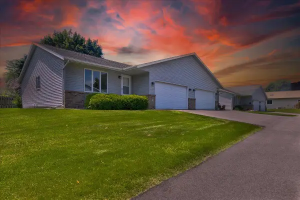 914 Northern Sands Pl, Onalaska, WI 54650
