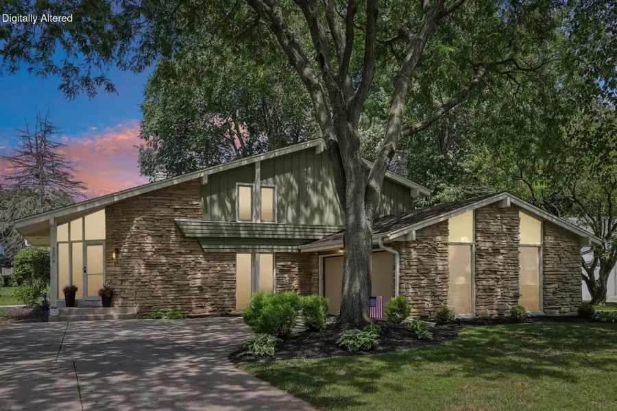 5806 Glen Flora Dr, Greendale, WI 53129 - #3