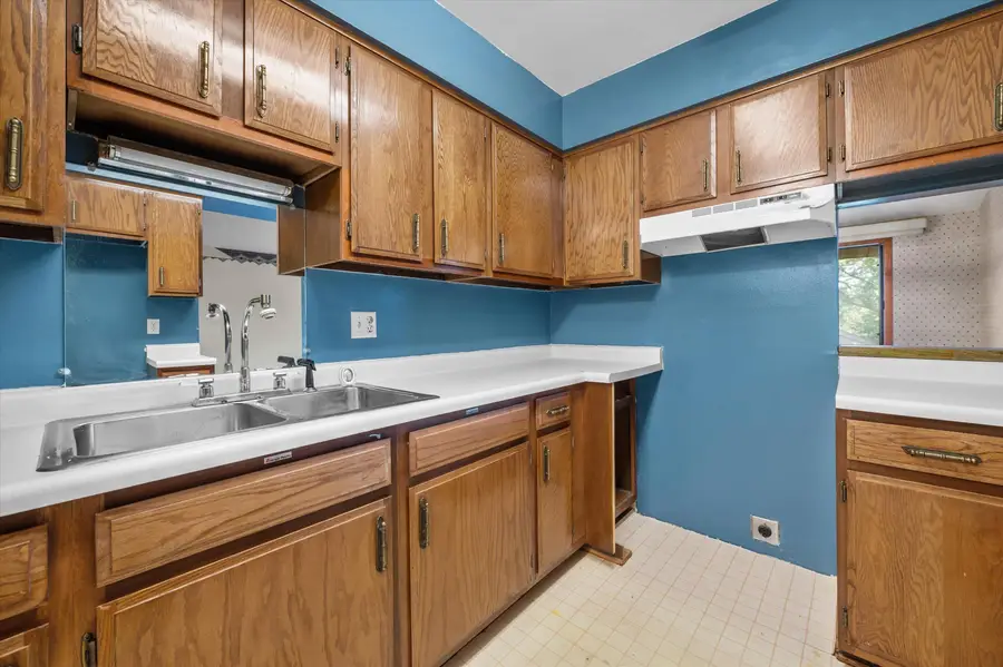 306 Sheffield Rd, Waukesha, WI 53186 - #2