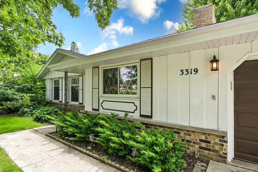 3319 W Woodward Dr, Franklin, WI 53132 - #2