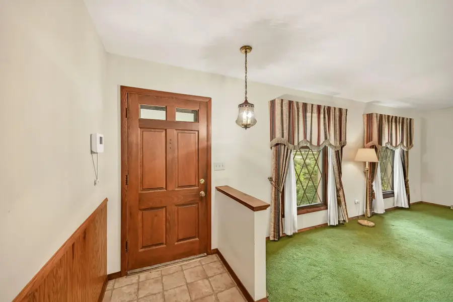 3319 W Woodward Dr, Franklin, WI 53132 - #3
