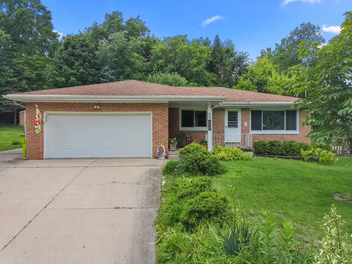 68 Oakwood St, Williams Bay, WI 53191 - #1