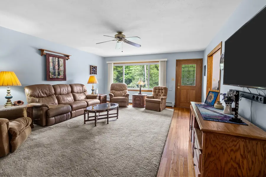 68 Oakwood St, Williams Bay, WI 53191 - #3