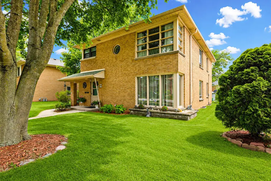 4409 N Sheffield Ave, Shorewood, WI 53211 - #2
