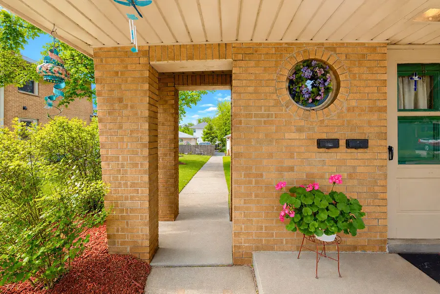 4409 N Sheffield Ave, Shorewood, WI 53211 - #3