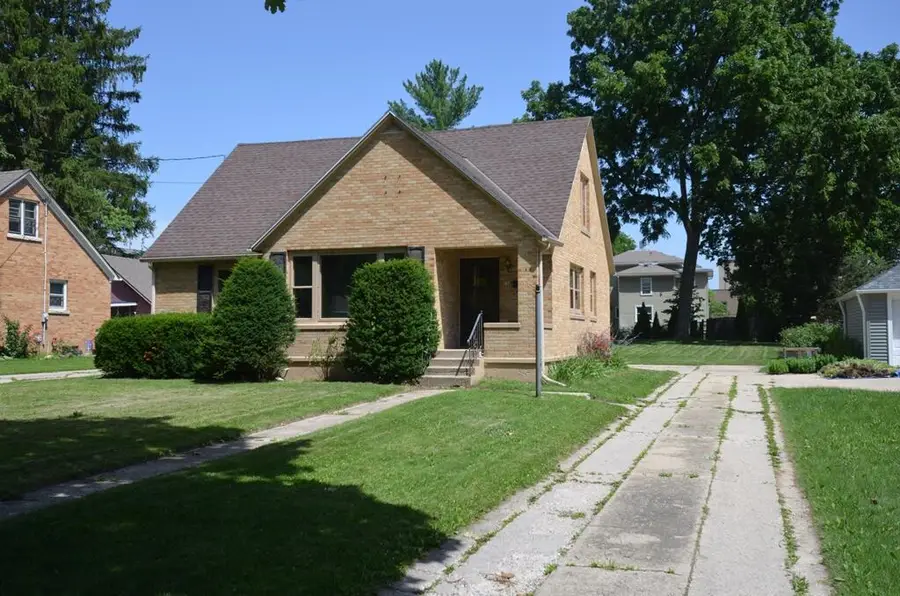 956 W Conger St, Whitewater, WI 53190 - #2