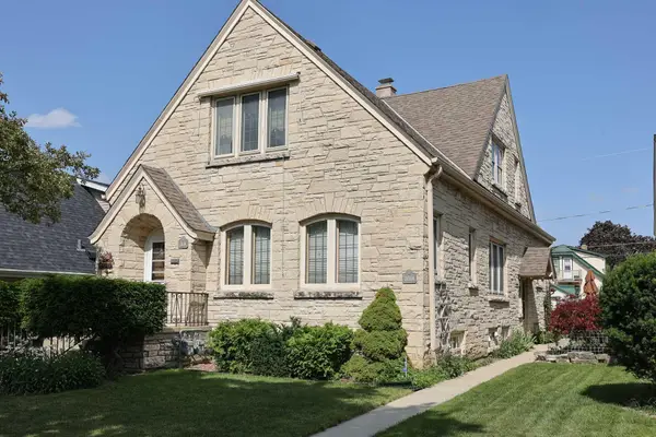 3136 S 25th St, Milwaukee, WI 53215