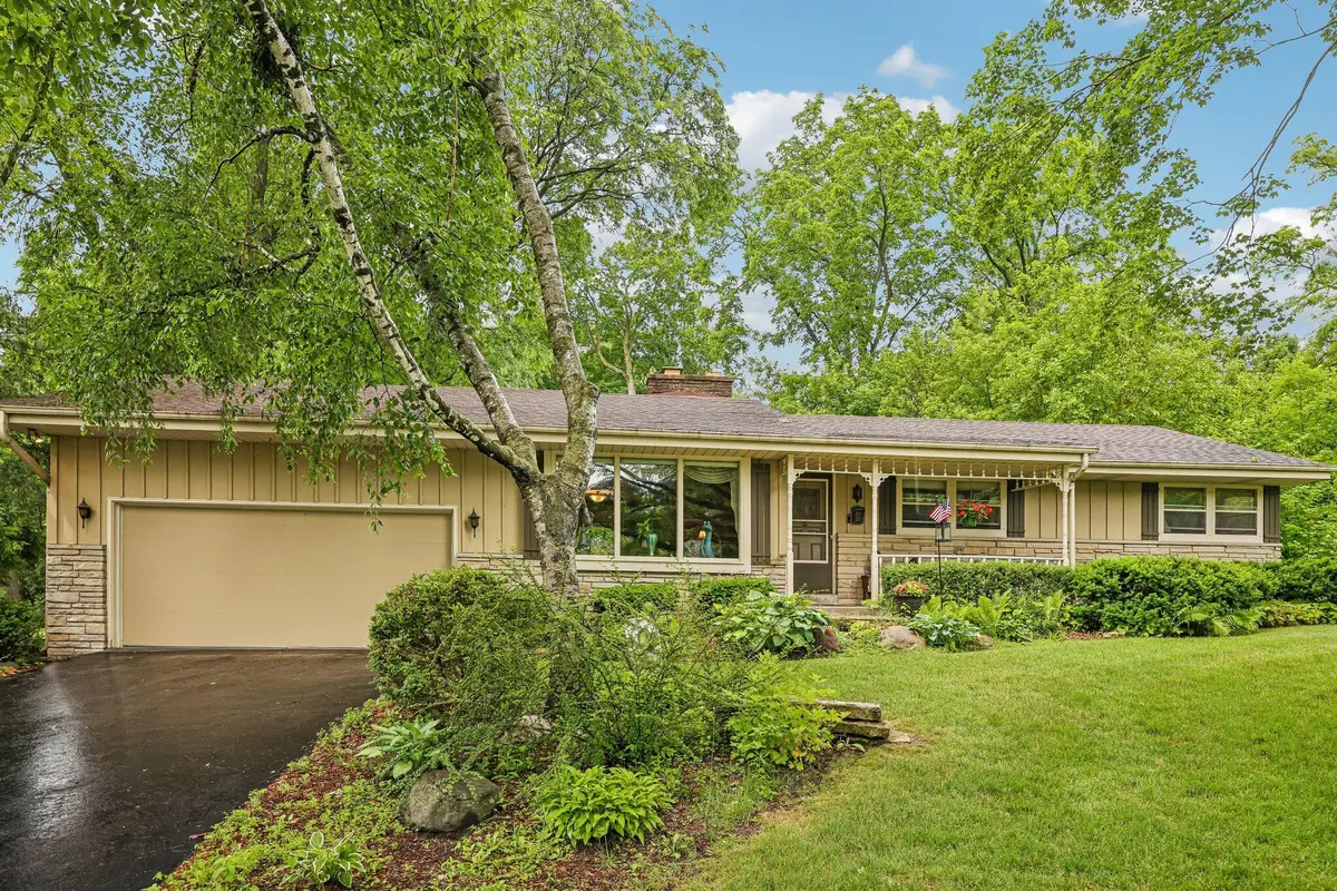 W213N5425 Kenmore Dr, Menomonee Falls, WI 53051 - #1
