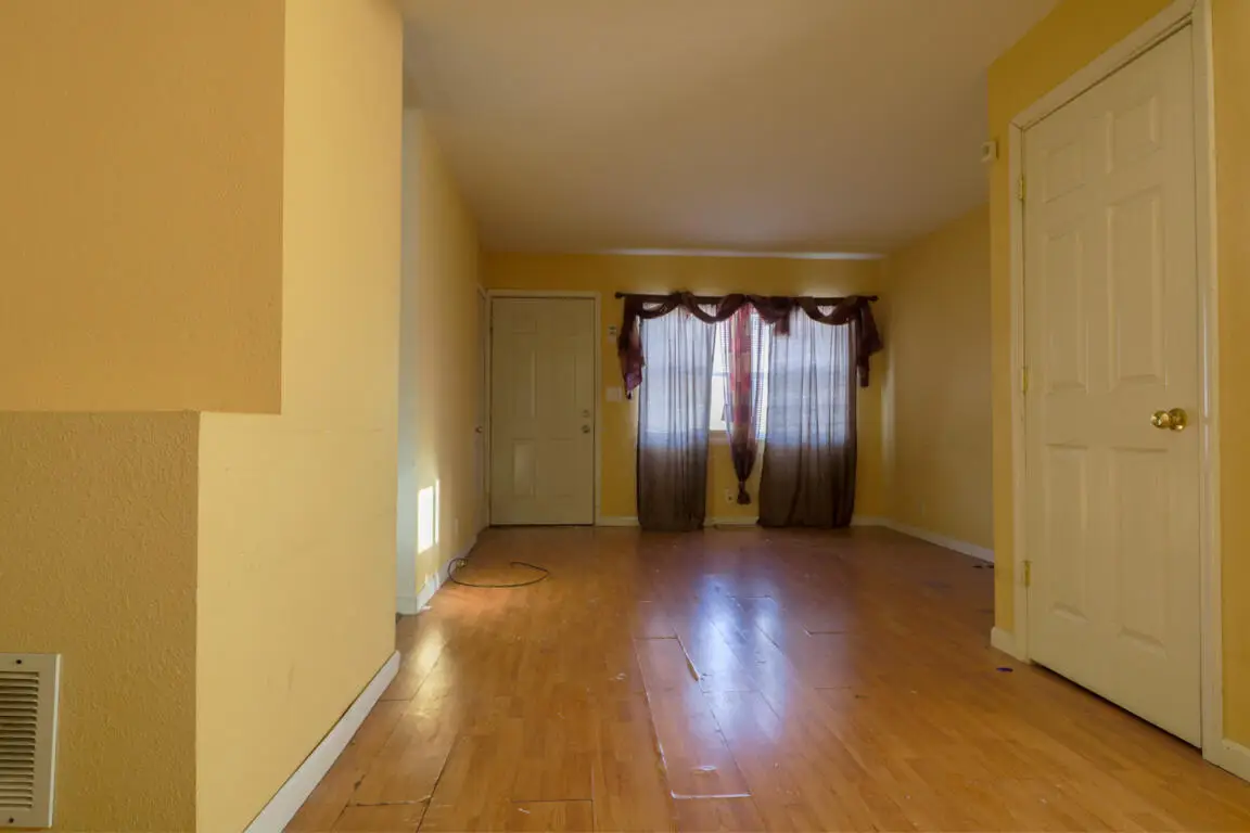 5725 N 60th St, Milwaukee, WI 53218 - #1