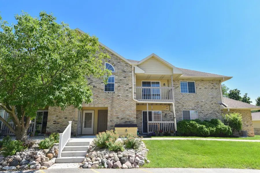 4835 Easy St, Delafield, WI 53209 - #2