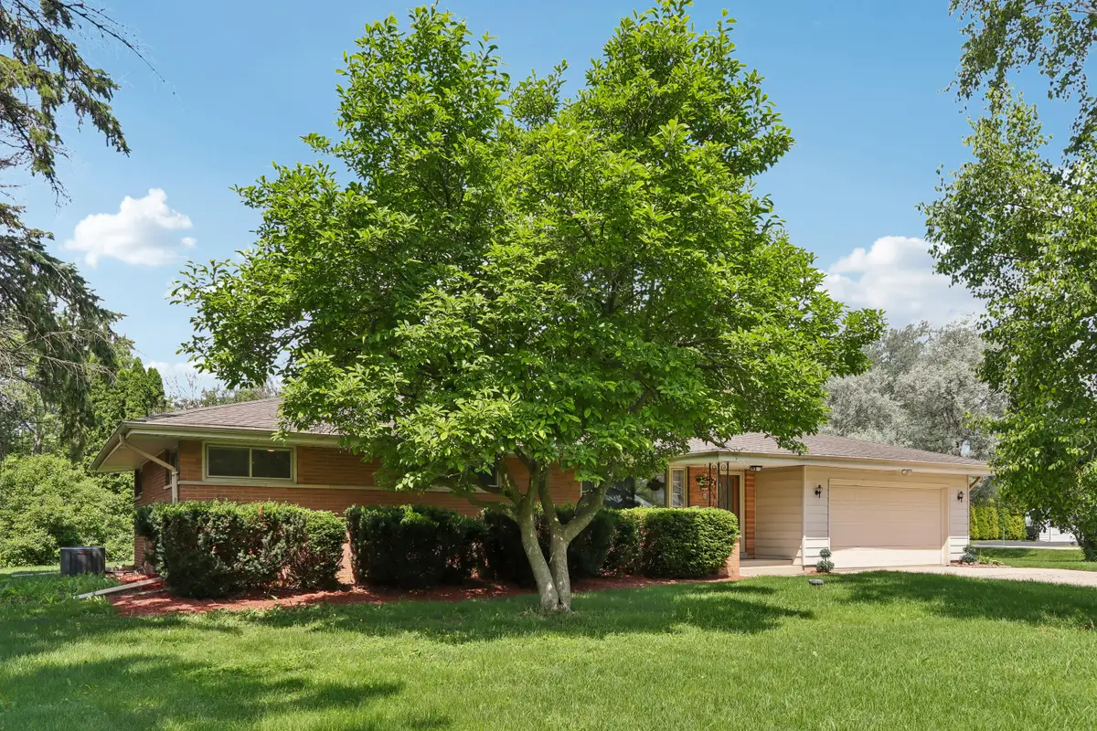 8173 S 28th St, Franklin, WI 53132 - #1