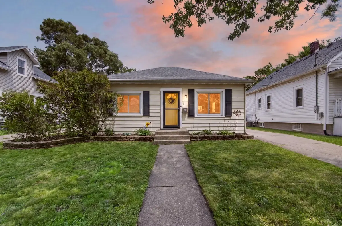 6225 32nd Ave, Kenosha, WI 53142 - #1