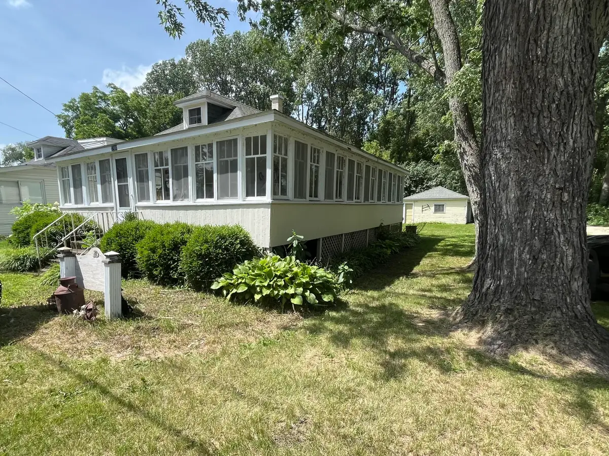 1300 Lucille Ave, Twin Lakes, WI 53181 - #1