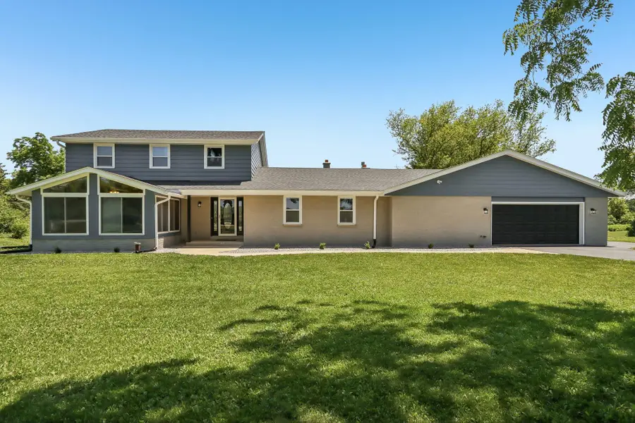 10780 S 92nd St, Franklin, WI 53132 - #3