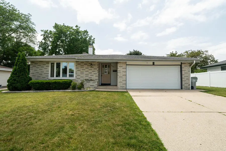 8625 W Petersik St, Milwaukee, WI 53224 - #3