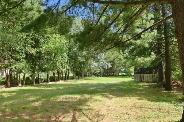 W376S5156 E Pretty Lake Rd, Ottawa, WI 53118
