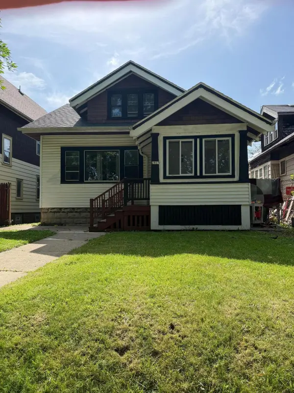 2807 N 36th St, Milwaukee, WI 53210