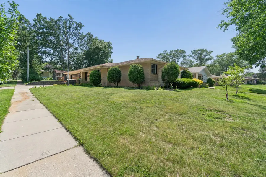 3401 S 88th St, Milwaukee, WI 53227 - #3