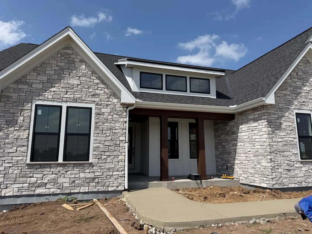 N63W35852 Frederick Dr, Oconomowoc, WI 53066 - #1