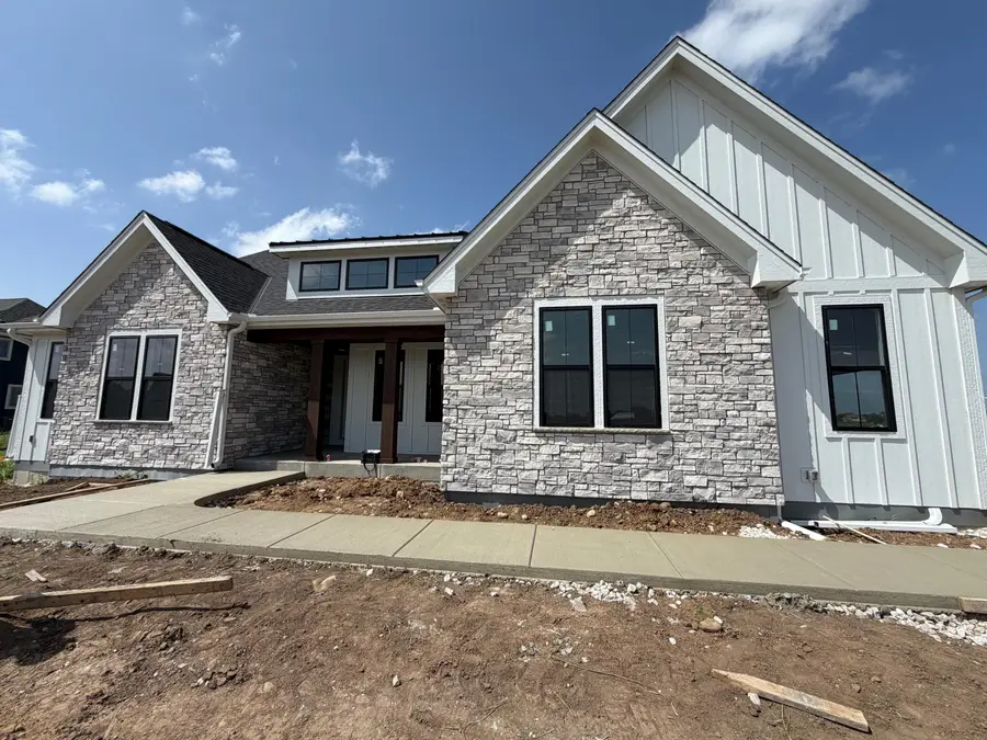 N63W35852 Frederick Dr, Oconomowoc, WI 53066 - #2