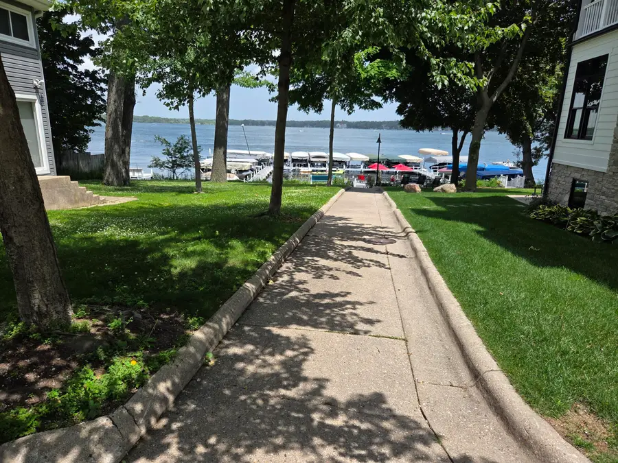1609 Jackson Park Dr, Delavan, WI 53115 - #2