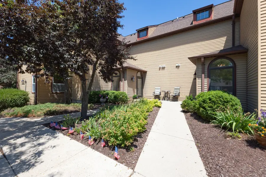 100 Main St, Pewaukee, WI 53072 - #3