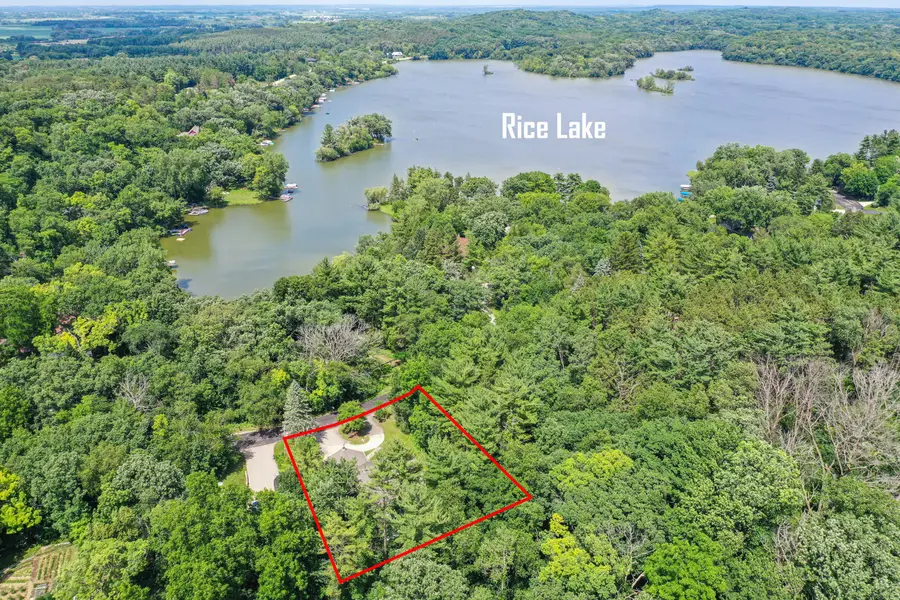 W8131 Bay View Dr, Whitewater, WI 53190 - #2