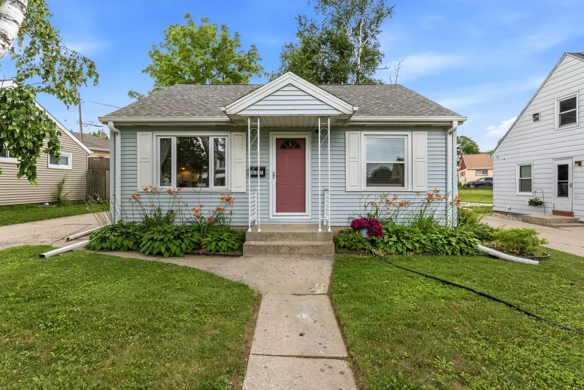 4107 S Hately Ave, Saint Francis, WI 53235 - #1