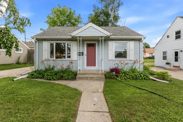 4107 S Hately Ave, Saint Francis, WI 53235