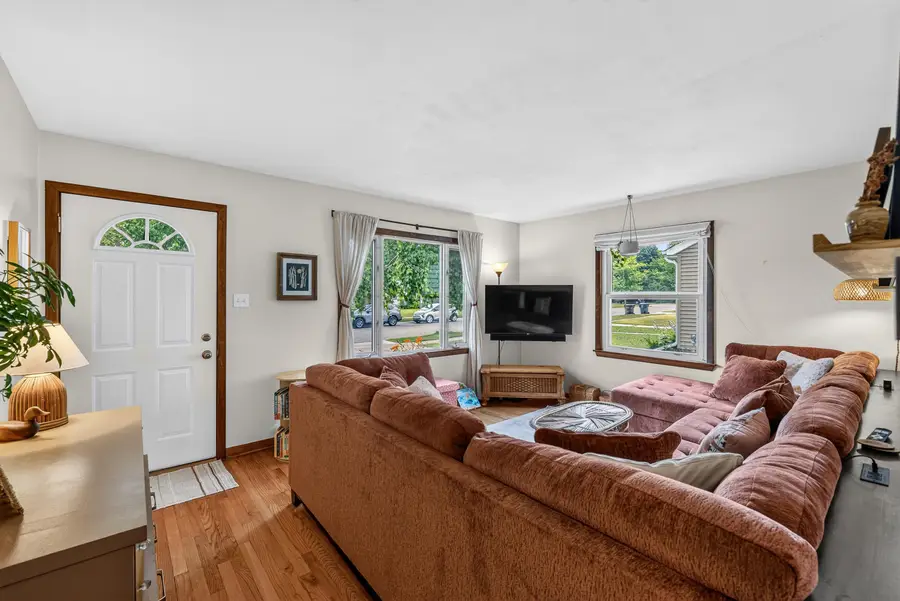 4107 S Hately Ave, Saint Francis, WI 53235 - #3
