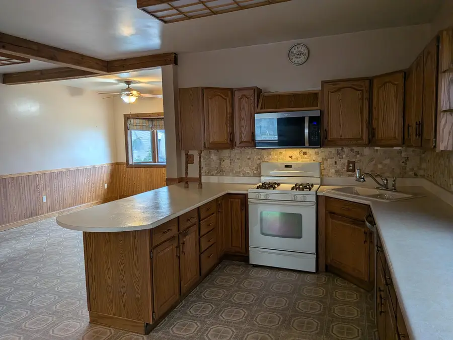 3738 E Plankinton Ave, Cudahy, WI 53110 - #3