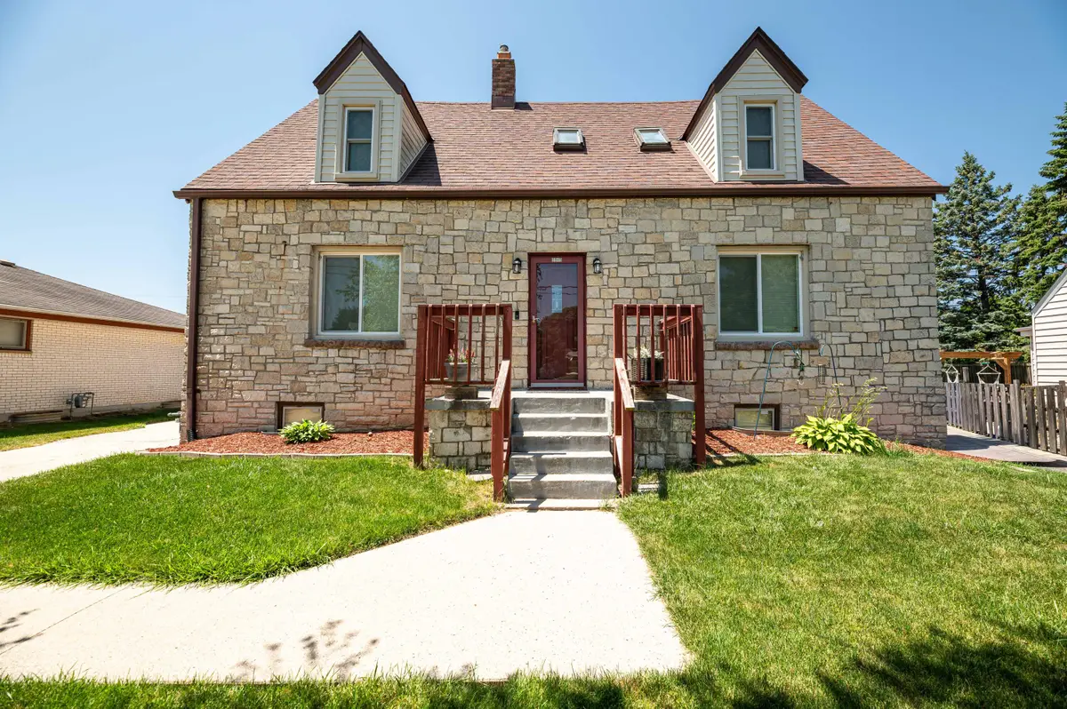 5949 S 31st St, Greenfield, WI 53221 - #1